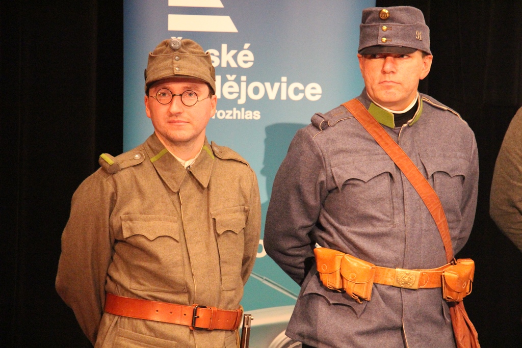 Živé natáčení pořadu Vltavín, který se věnoval období první světové války. Členové spolku Jednadevadesátníci přišli v uniformách rakousko-uherské armády