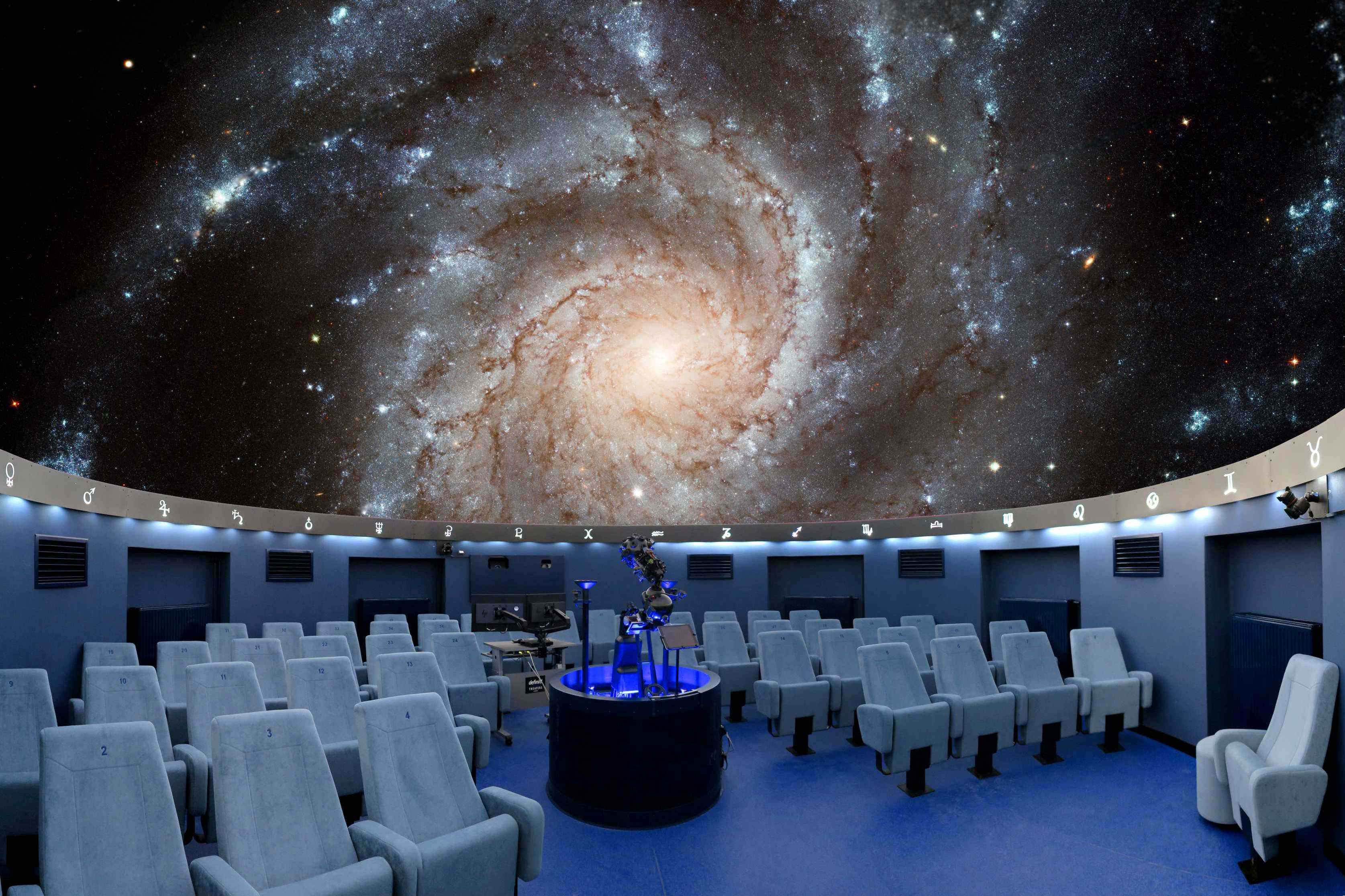 Zmodernizovaný promítací sál hvězdárny a planetária v Českých Budějovicích