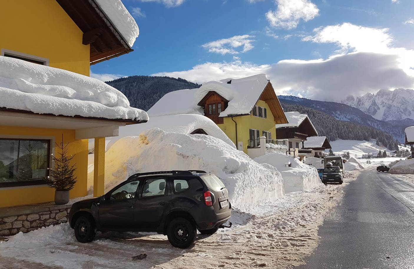 Rakouské Alpy hlásí nejvíc sněhu za posledních 13 let, pociťuje to například vesnička Gosau