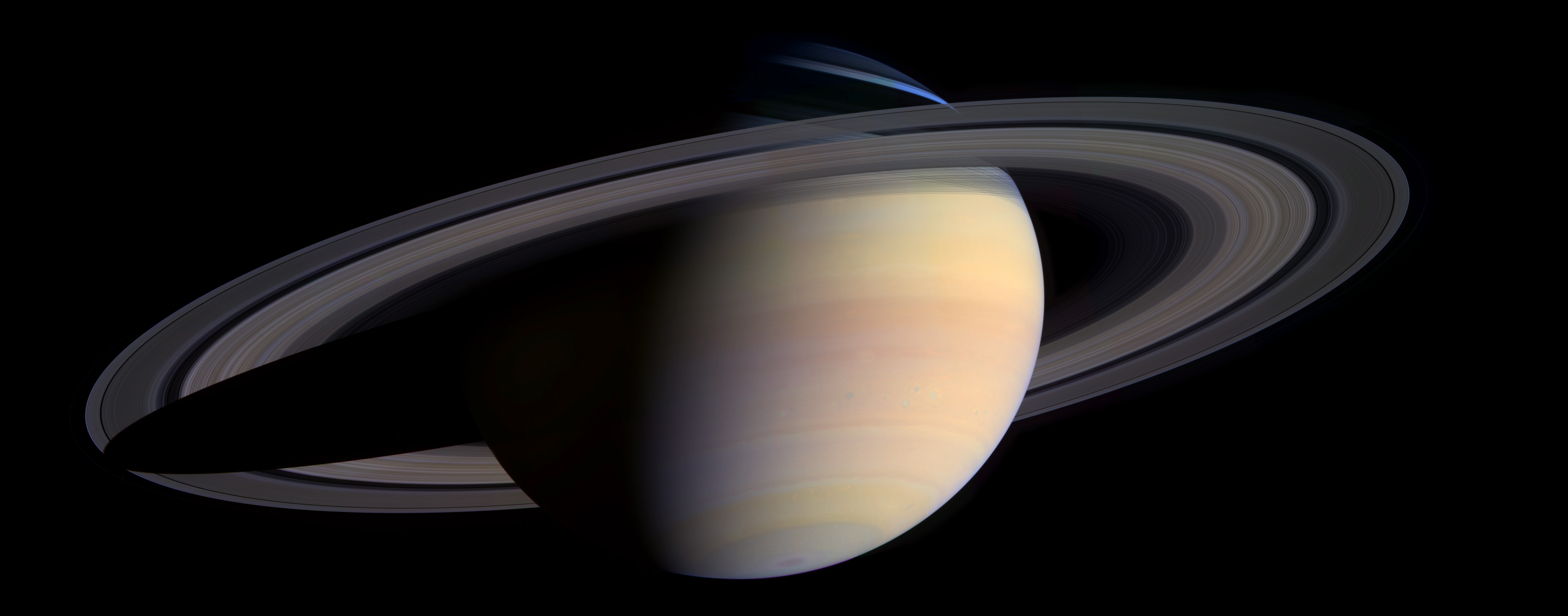 Saturn, jak ho zachytila sonda Cassini