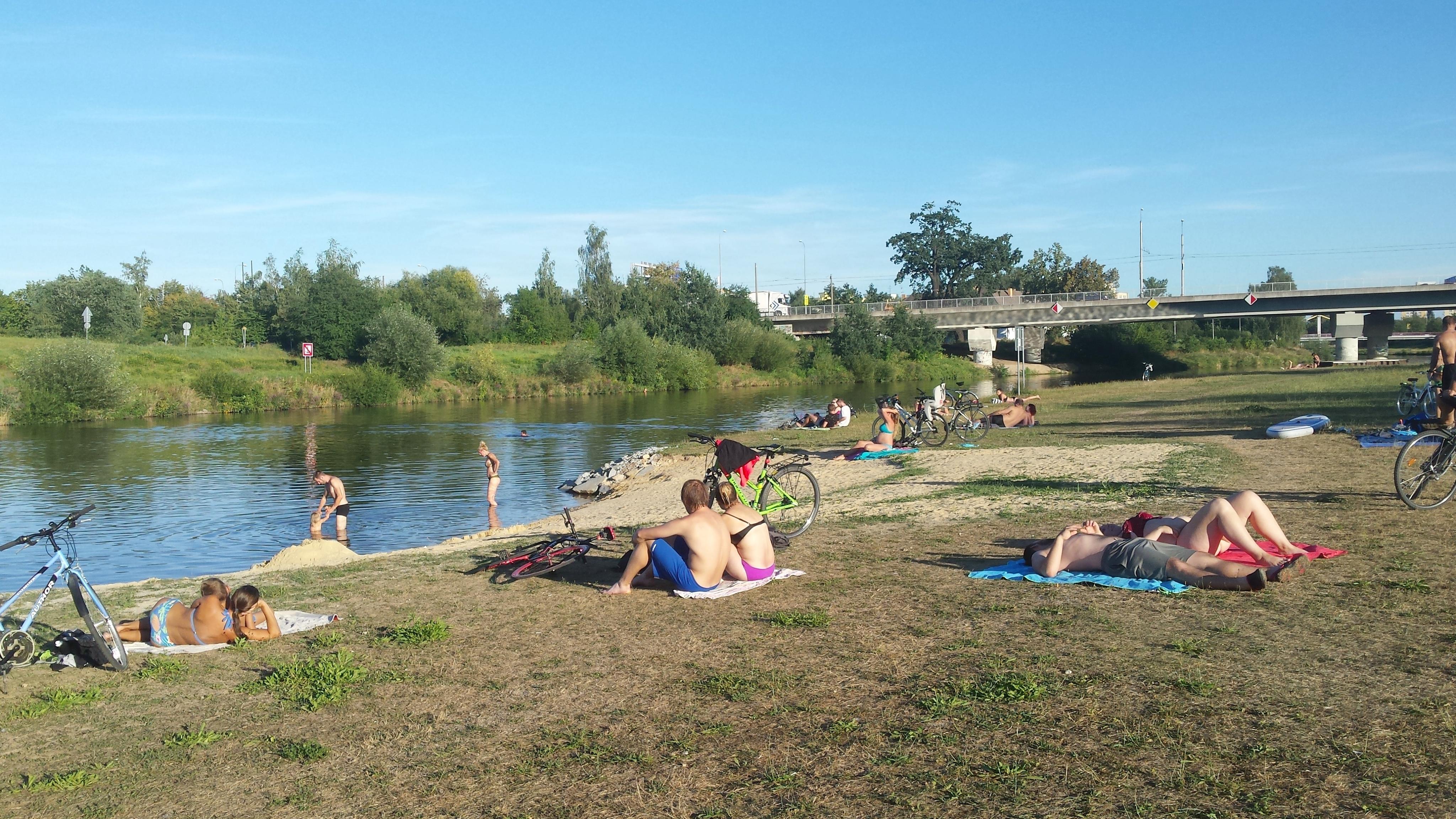 V Českých Budějovicích jsou nové pláže u řeky Vltavy