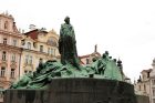 Socha Mistra Jana Husa na Staroměstském náměstí v Praze