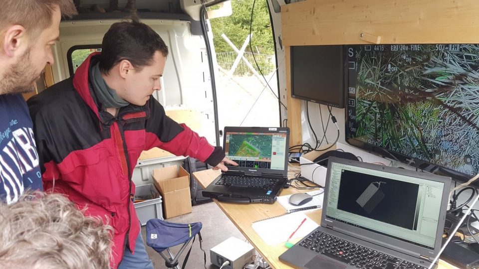 Nad Žofínský prales se vznesla bezpilotní helikoptéra se speciálním 3D skenerem. Americká NASA chce vytvořit software pro měření lesů z družic