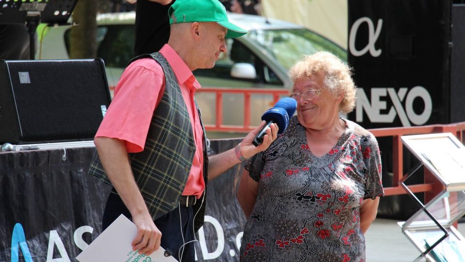 Tradiční den s dechovkou uspořádal na výstavě Hobby Český rozhlas České Budějovice. Zahrály kapely Sebranka, Třeboňská 12 a Babouci. Moderoval Petr Kronika