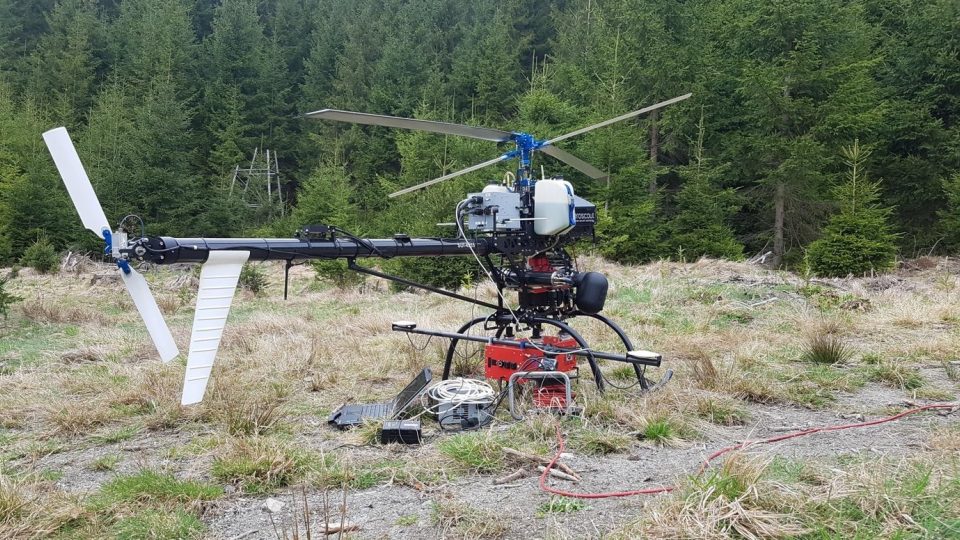 Nad Žofínský prales se vznesla bezpilotní helikoptéra se speciálním 3D skenerem. Americká NASA chce vytvořit software pro měření lesů z družic