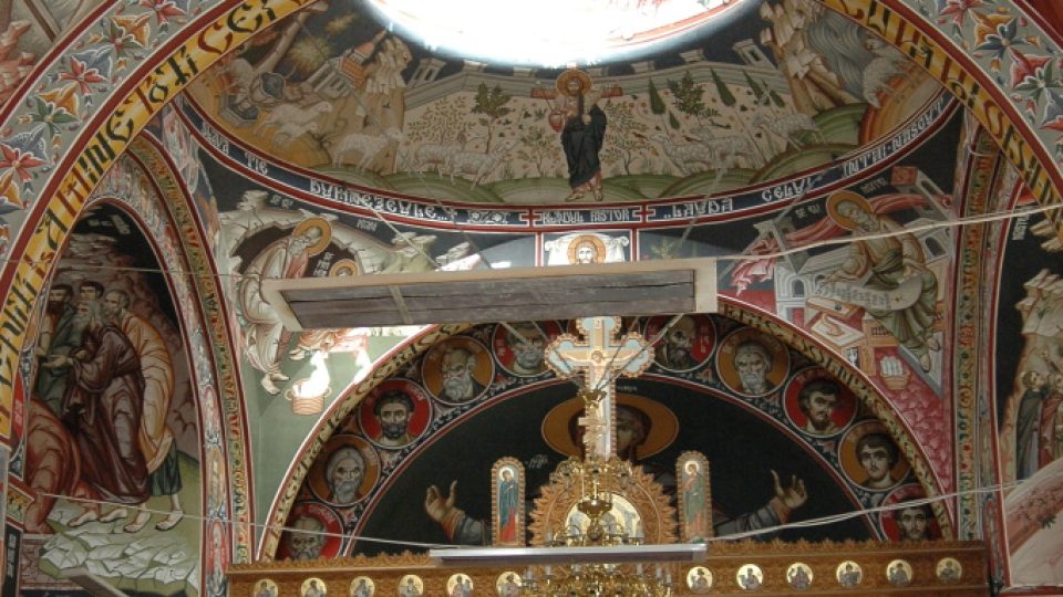 Interiér velkého chrámu kláštera Jeskyně sv. apoštola Ondřeje