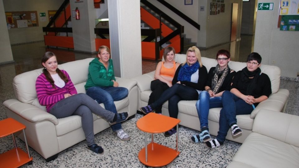 Obchodní škola v Gmündu, kde s rakouskými žáky studují i desítky Čechů