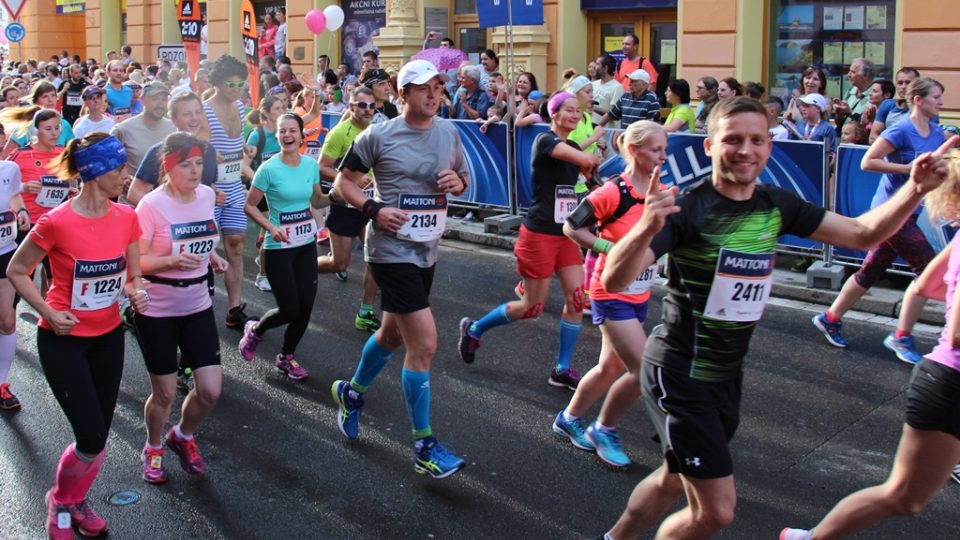 Českobudějovickými ulicemi při půlmaratonu běželo tři a půl tisíce lidí