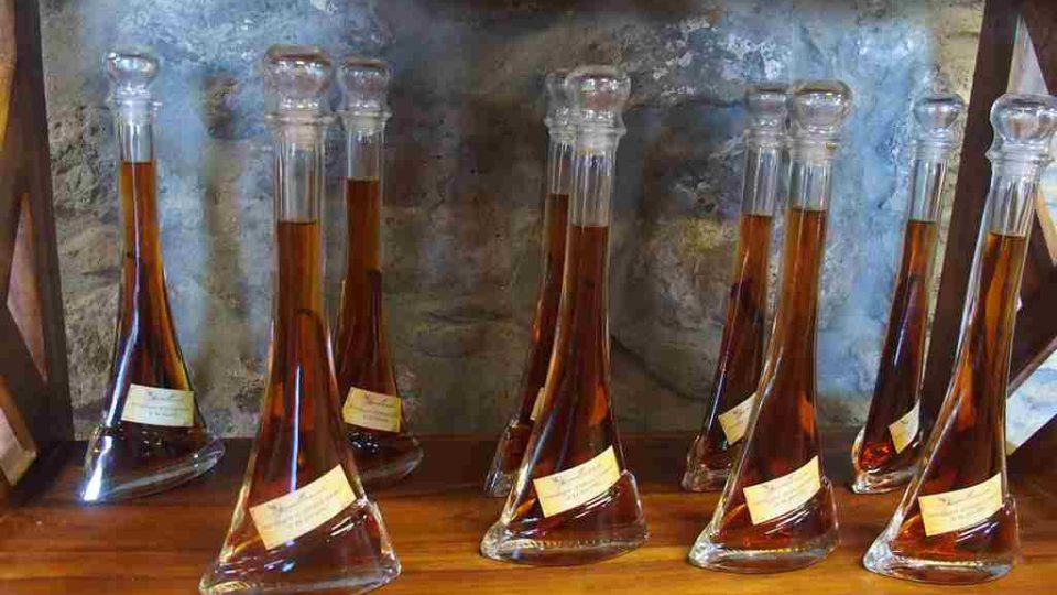 Vanilkový ocet, který se prodává na ostrově Reunion