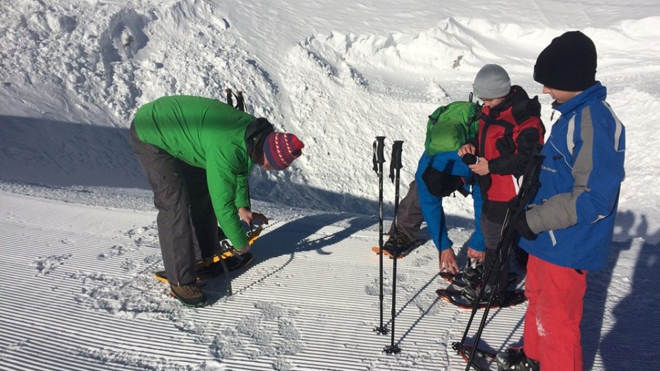 Na vyhlídku 5fingers na hoře Krippenstein v Rakousku můžete stoupat na sněžnicích