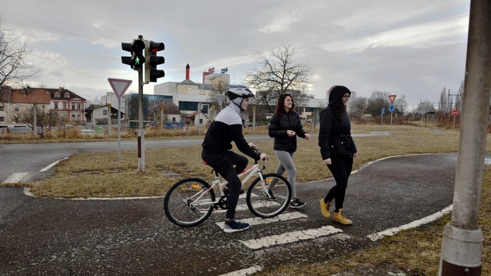 Besip má v Českých Budějovicích cvičiště s přechody, funkčními semafory i značkami, kde se mladí lidé učí základním pravidlům chování na silnici v různých rolích