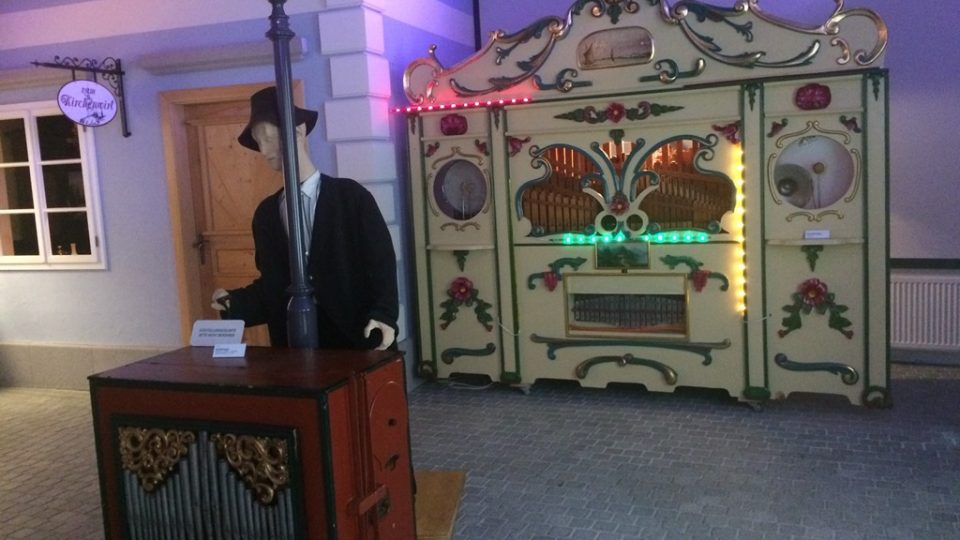 Muzeum hracích automatů v příhraničním Haslach an der Mühl ukazuje několik set let staré, ale stále funkční exponáty