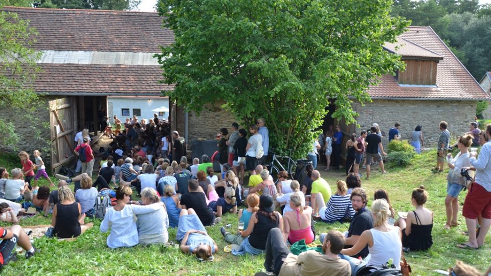 Koncerty Slavonice Festu se konají ve stodole v Maříži
