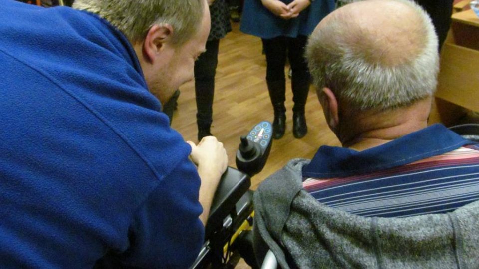 Jiří Hasil, který žije ve vodňanském Centru sociální pomoci, dostal díky Ježíškovým vnoučatům invalidní vozík
