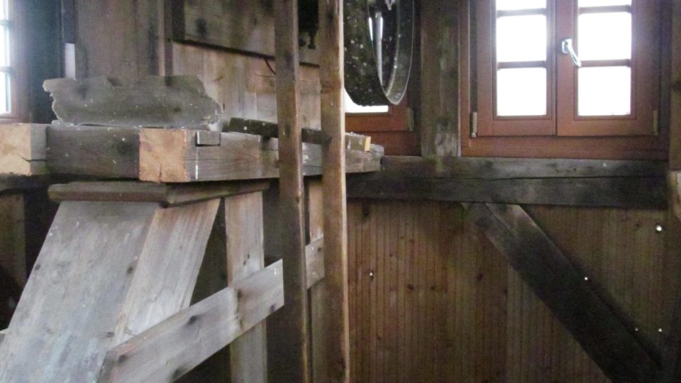 V Muzeu Sýpka v Horní Stropnici se můžete těšit na autentické zemědělské stroje, funkční technologii skladování obilí, kouřící milíř a vlastní rozhlednu