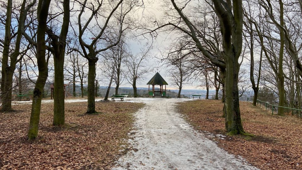 Jedna z vyhlídek na Ottově výšině je i vyhlídka Camera obscura