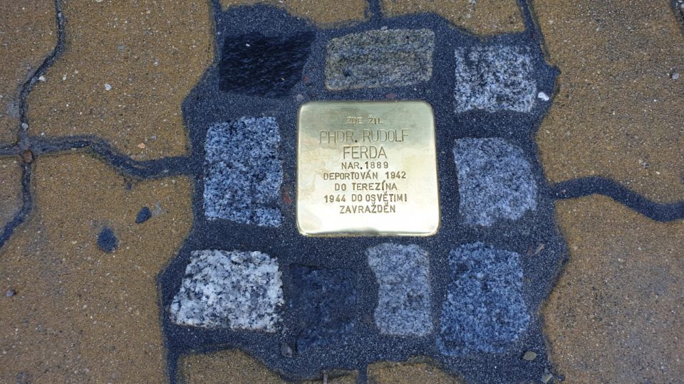 Kameny zmizelých se objevily v ulicích Českých Budějovic