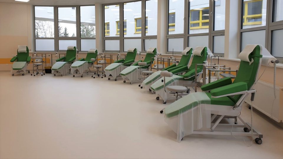 Nemocnice v Českých Budějovicích otevřela nový pavilon T. Vznikl na míru stanici dárců krve a lůžkové části rehabilitačního oddělení. Na snímku odběrový sál transfúzního oddělení