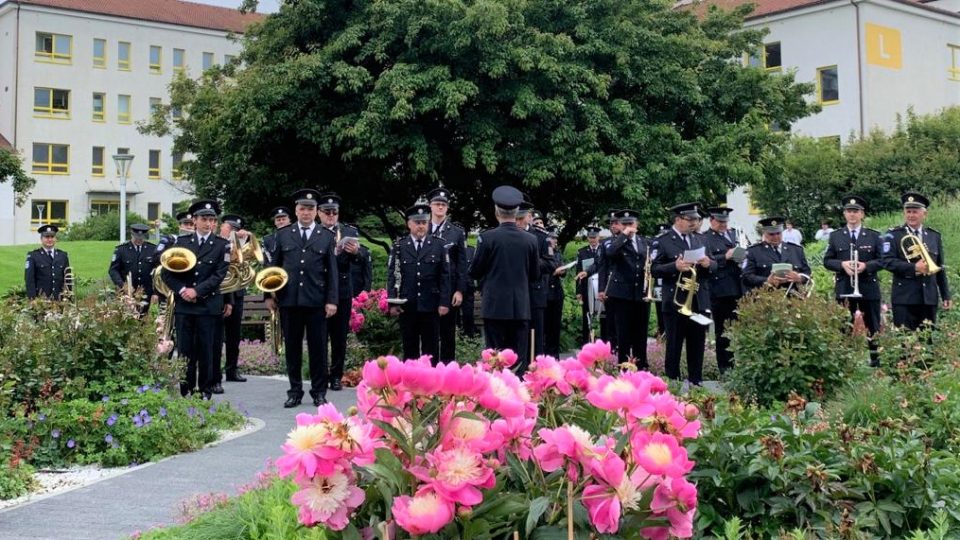 Koncert Hudby Hradní stráže a Policie České republiky v areálu českobudějovické nemocnice