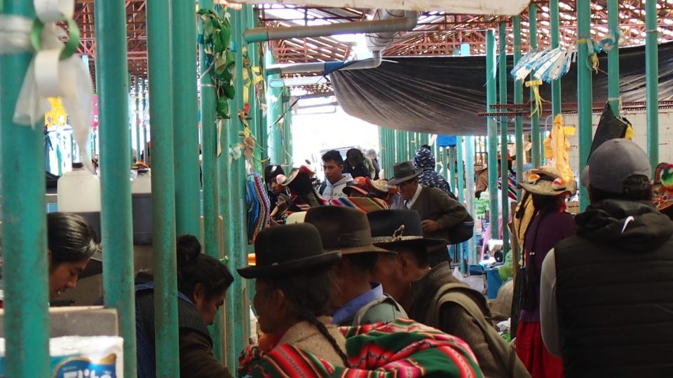Obyvatelé Peru koku běžně kupují a užívají ji různě