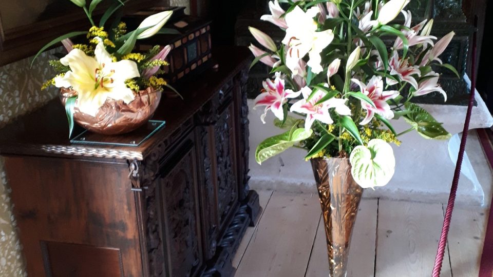 SVĚT BAREV - květinová aranžmá v historických interiérech hradu Rožmberk