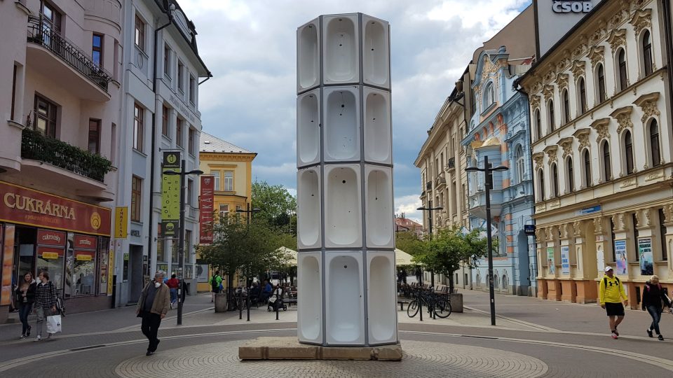 Umění ve městě v Českých Budějovicích v roce 2020. Na snímku dílo AJ VANA BÍ, jehož autorem je Benedikt Tolar