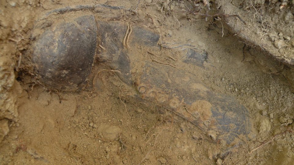Archeologové u Blata na Novobystřicku našli neoznačené hroby několika civilistů z konce druhé světové války