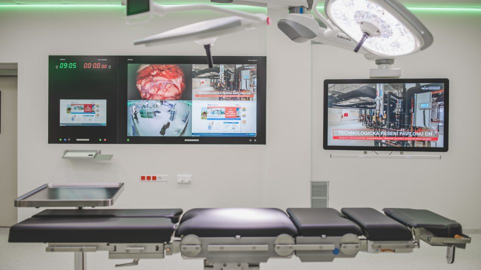 Nový operační sál v pavilonu CH českobudějovické nemocnice