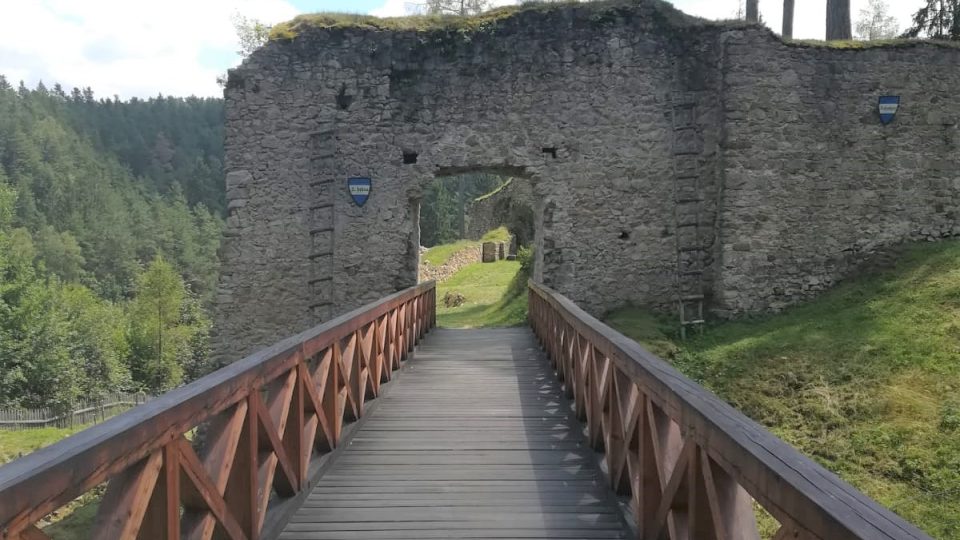 Zřícenina hradu Pořešín u Kaplice na Českokrumlovsku