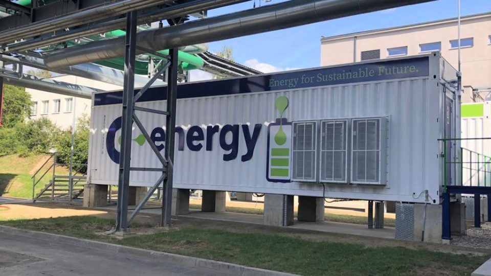 Energetická skupina C-Energy v pátek v Plané nad Lužnicí na Táborsku oficiálně spustila největší bateriové úložiště v Česku.