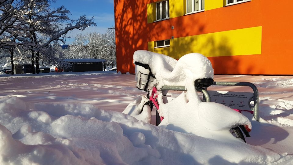 Sníh na sídlišti Vltava v Českých Budějovicích