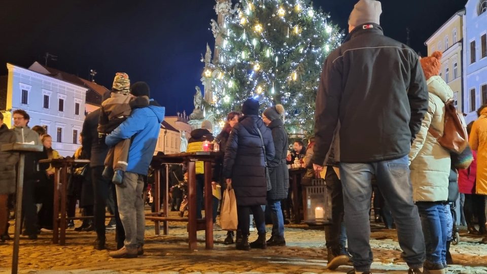 Rozdávání Betlémského světla v Jindřichově Hradci