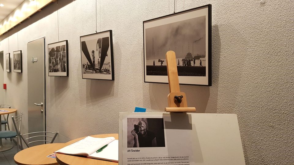 Fotograf Jiří Šneider vystavuje v budějovickém rozhlase kolekci Hard Workers