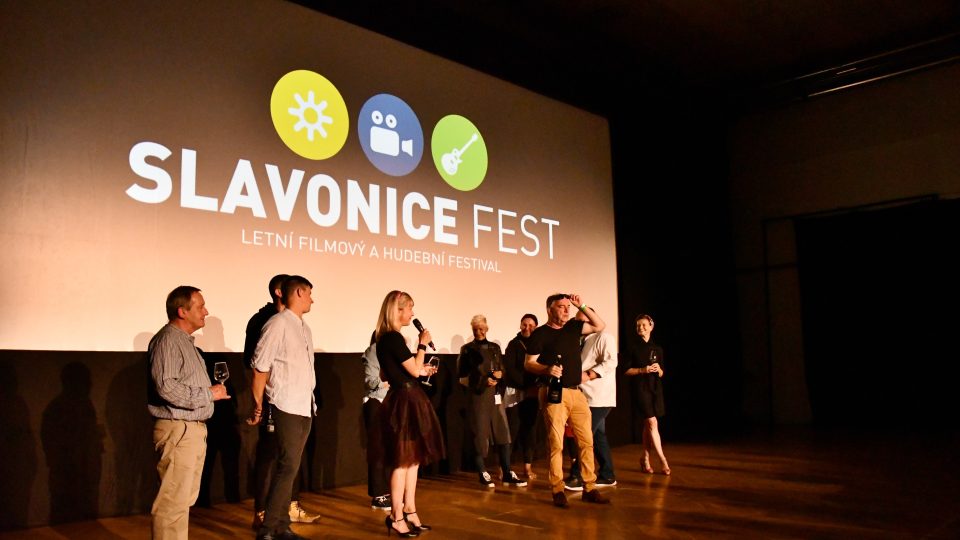 Slavonice Fest začal promítáním černé komedie Bourák v kulturním domě