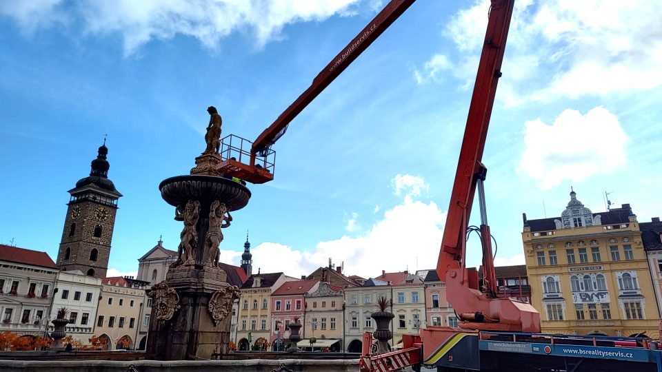 Zazimování Samsonovy kašny na náměstí Přemysla Otakara II. v Českých Budějovicích