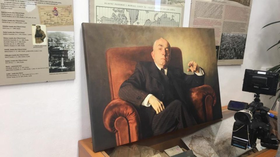 V Trhových Svinech, rodišti Emila Háchy, představili historicky první poštovní známku s portrétem tohoto protektorátního prezidenta