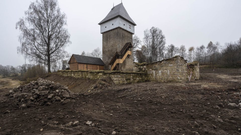 Na obnovené gotické tvrzi Tichá u Dolního Dvořiště vzniká nová expozice