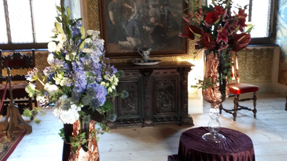 SVĚT BAREV - květinová aranžmá v historických interiérech hradu Rožmberk