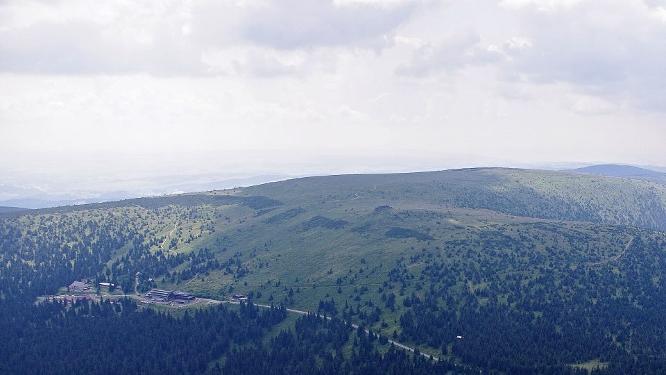 Areál Ovčárny pohledem z Pradědu