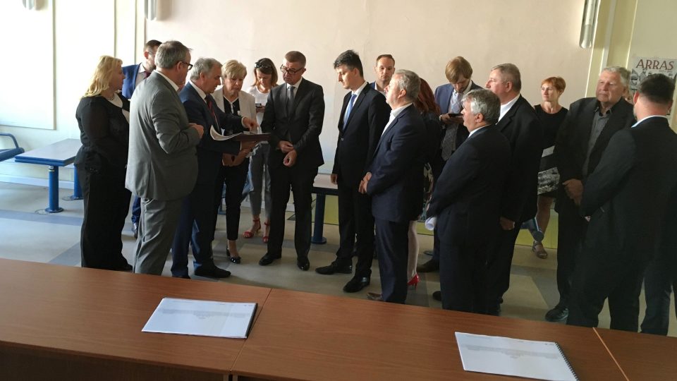 Členové vlády v demisi v čele s premiérem Andrejem Babišem navštívili Jihočeský kraj