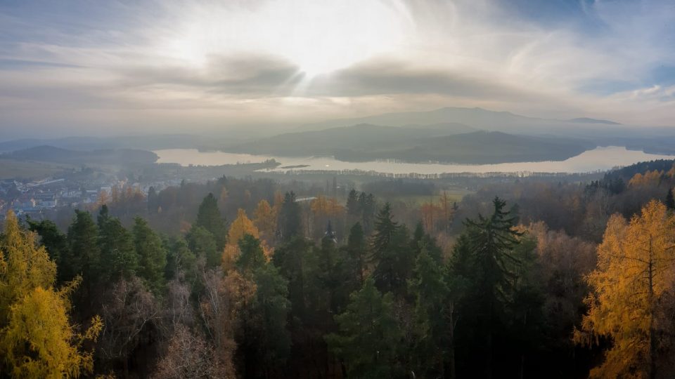 Výhled z rozhledny v Horní Plané na Českokrumlovsku
