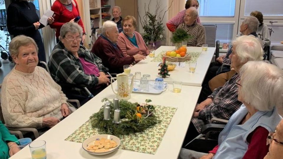 Seniorům v Kaplici dělají radost dárky od Ježíškových vnoučat