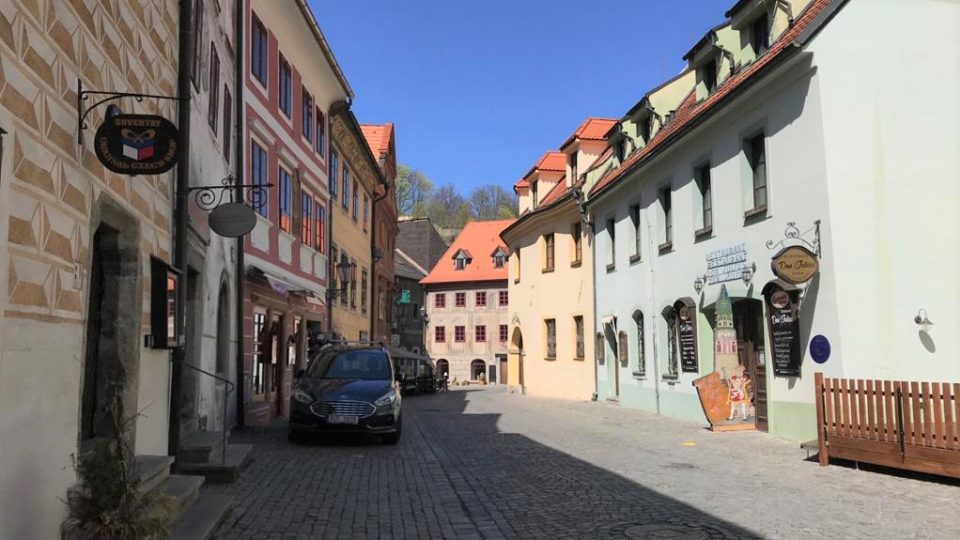 Český Krumlov je kvůli pandemii koronaviru bez turistů. Nabízí to úplně jiný pohled na známá místa