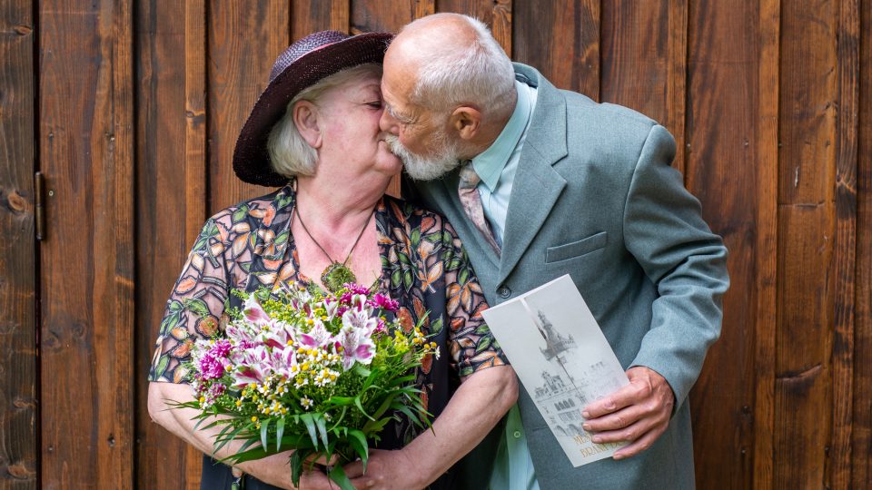 Zdeňka a Jiří Tučkovi se dodnes milují | foto: Martin Čuřík Zdeňka a Jiří Tučkovi se dodnes milují