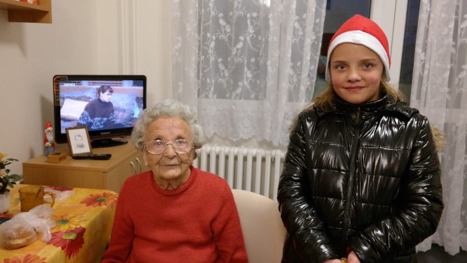 Dobrovolníci zajišťují i besídku pro klienty domova pro seniory