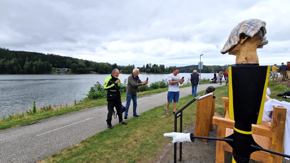 Odhalení bust Járy Cimrmana ve Frymburku u Lipna