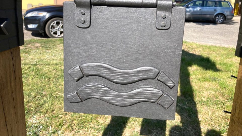 Památník železnice se zvoničkou v obci Roudná na Táborsku | foto: Jan Kopřiva, Český rozhlas Památník železnice se zvoničkou v obci Roudná na Táborsku