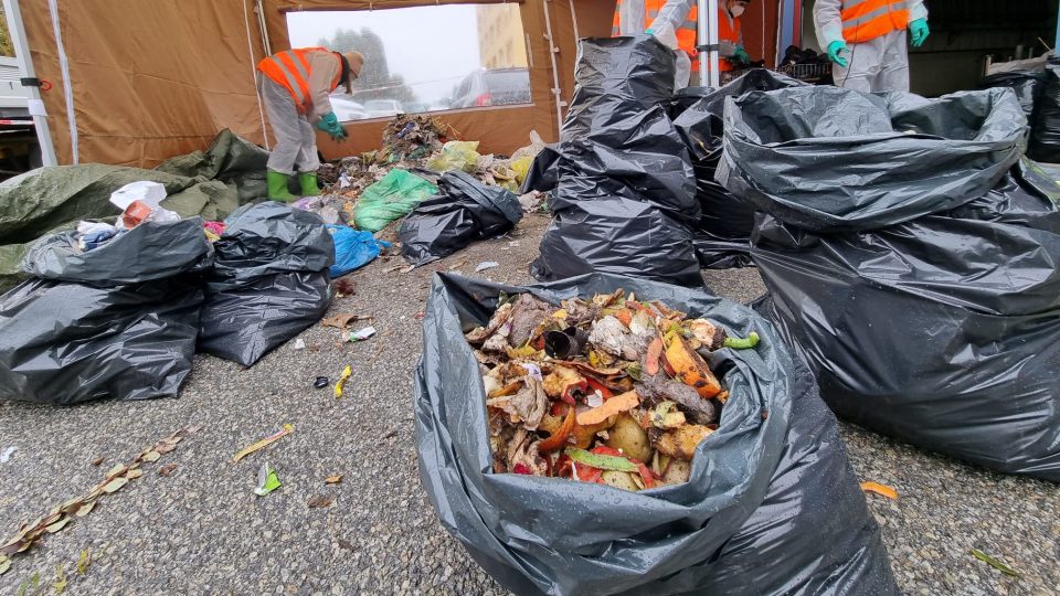 Směsný komunální odpad z domácností ve Studené na Jindřichohradecku analyzovali odborníci na třídění