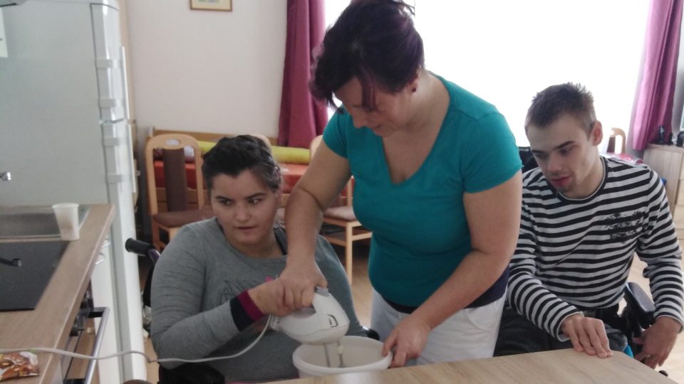 Týdenní stacionář Domov Žlutý Petrklíč nabízí sociální služby a další aktivity ve prospěch lidí s mentálním a kombinovaným postižením