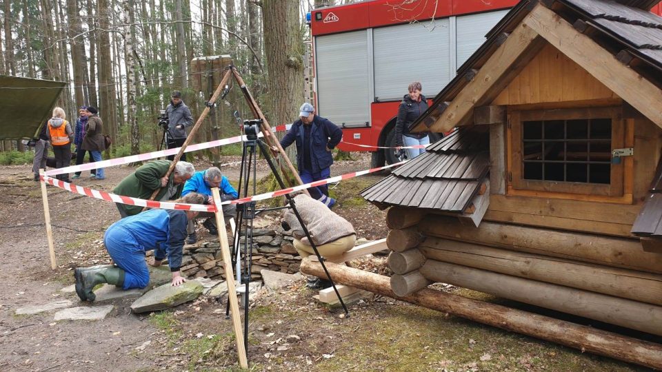 Odborníci téměř po sto letech znovu zkoumali studnu v údajném rodišti Jana Žižky v Trocnově na Českobudějovicku